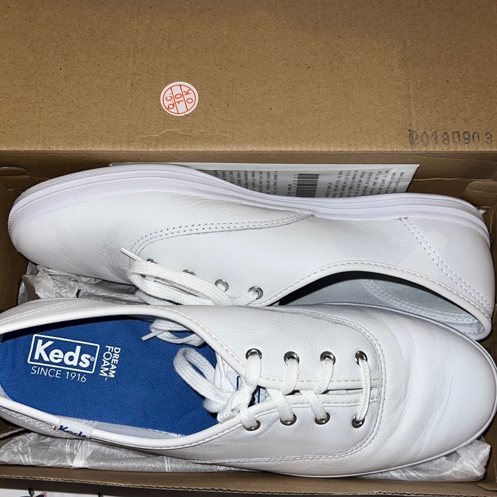 White keds